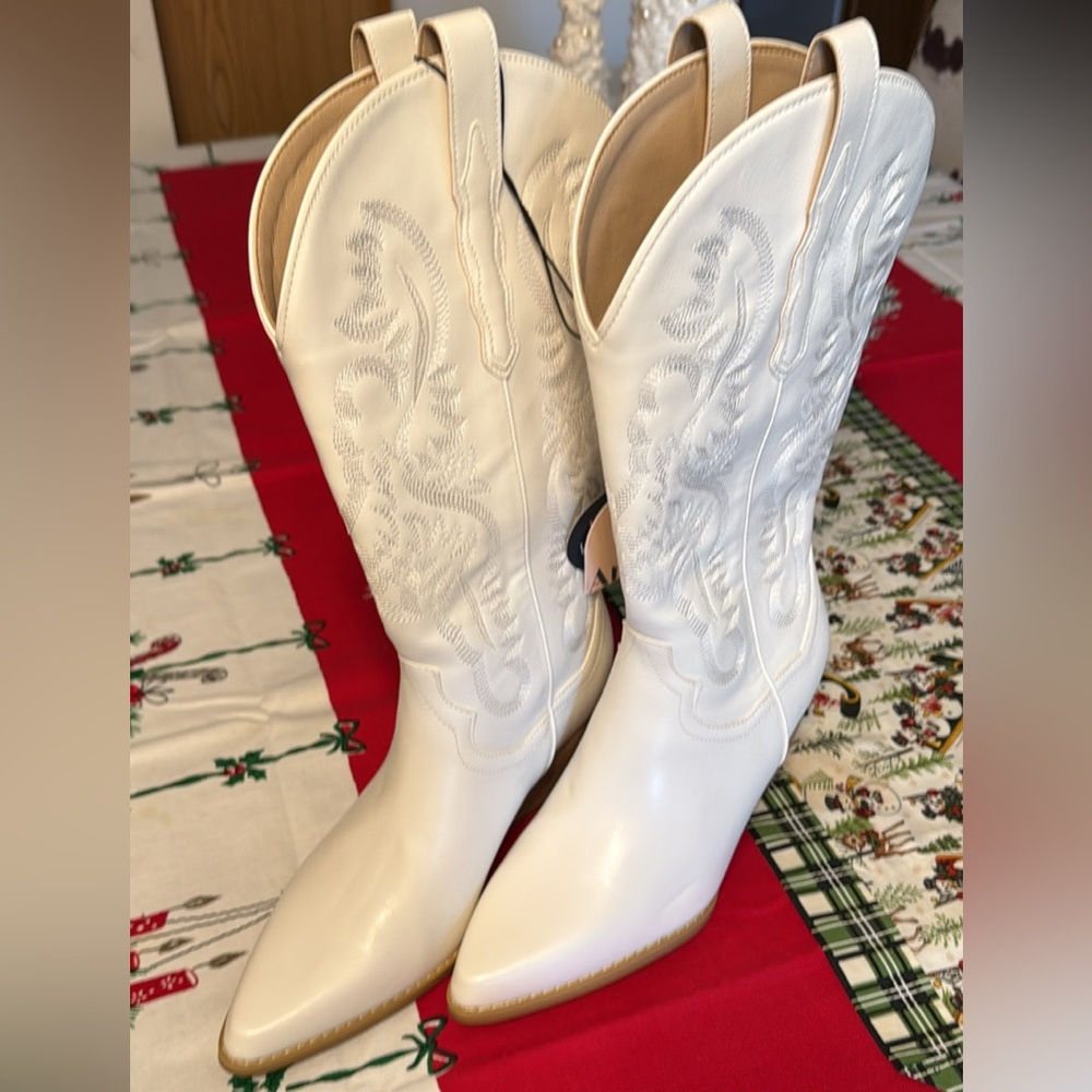 ARULA Cream Embroidered Heeled Boots